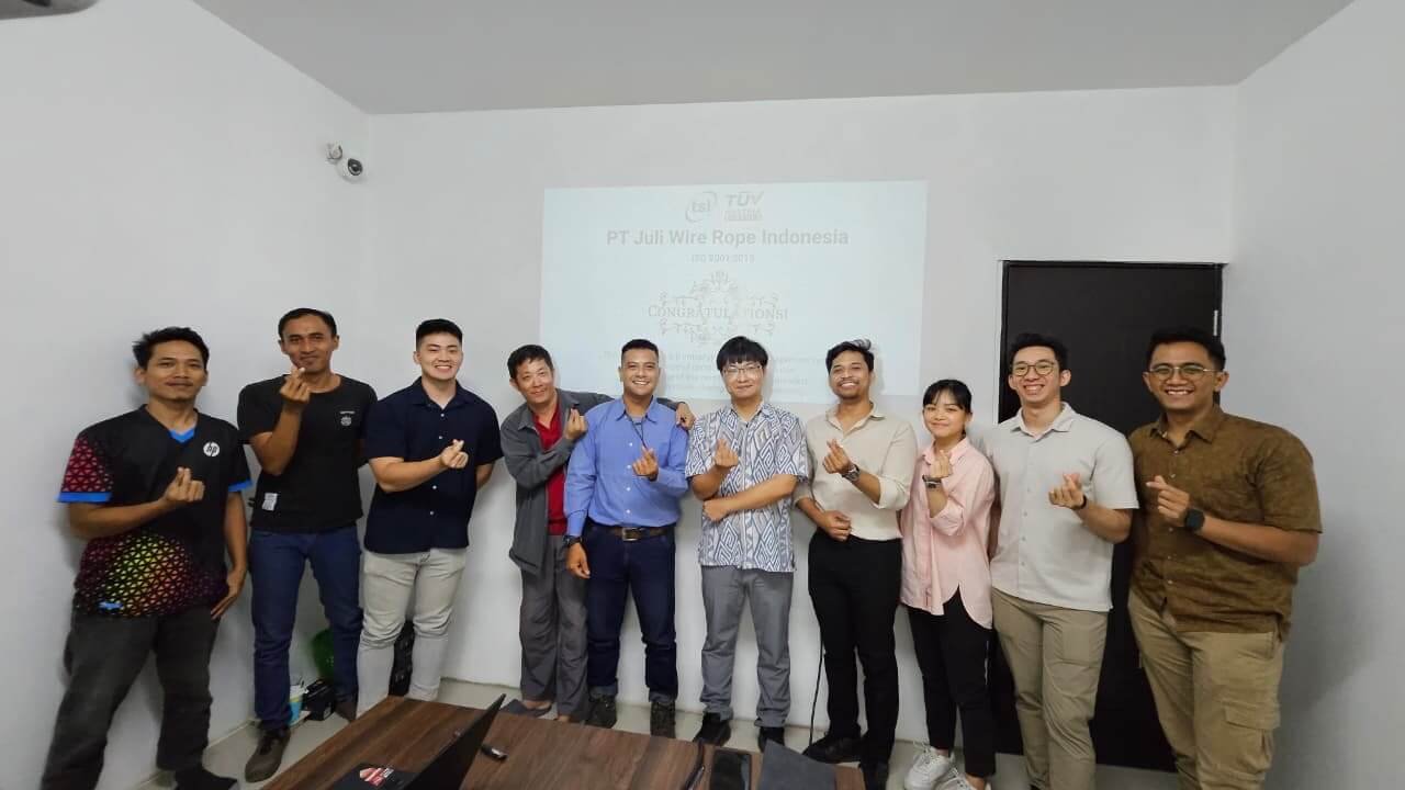 Diskusi teknis penerapan ISO bersama manajemen klien