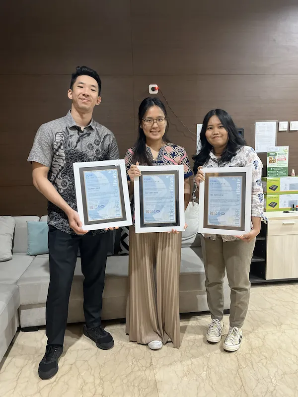 Penyerahan sertifikat ISO PT Hiron